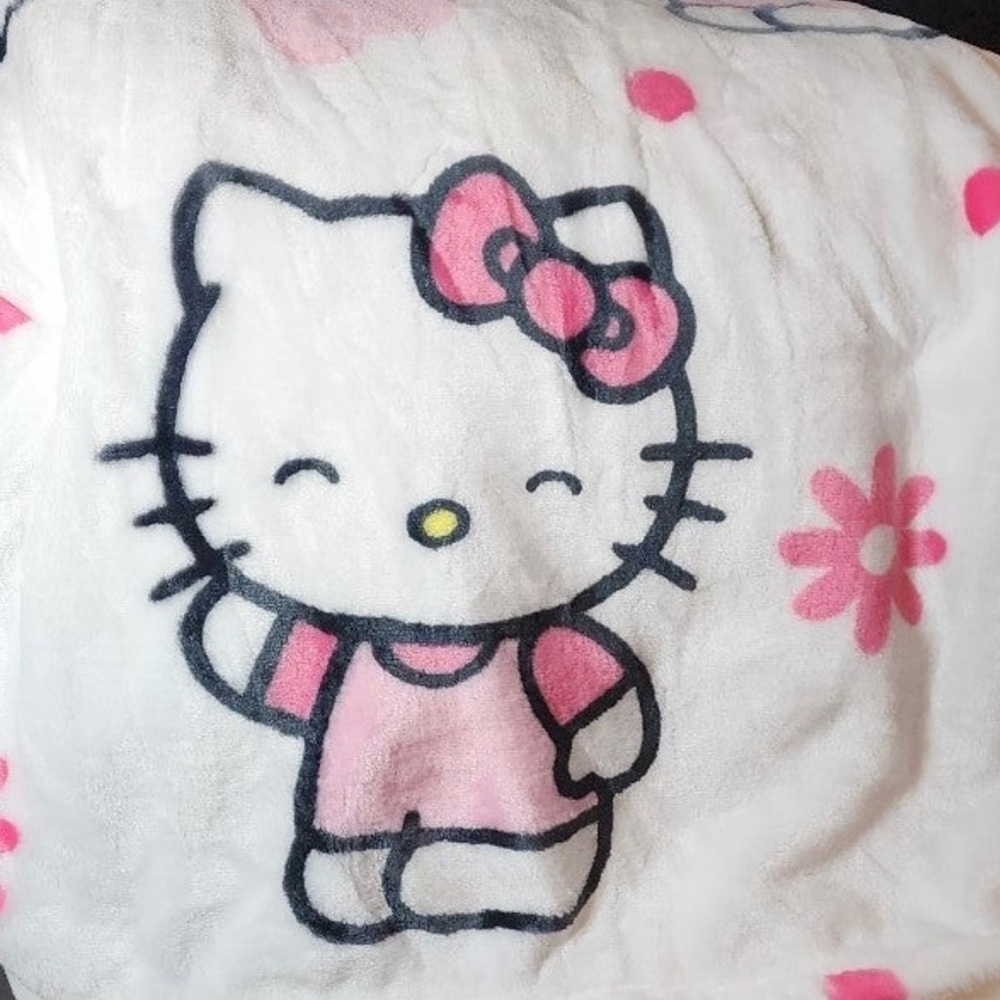 Hello Kitty Flower Daisy and Bow Design Plush Throw Blanket 50"x70"NWT - Picture 5 of 5